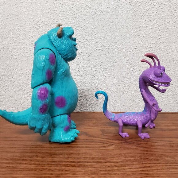 Action Figures - Disney Pixar Monsters Inc - 8" Sully and 6" Randall Boggs - Picture 2 of 5